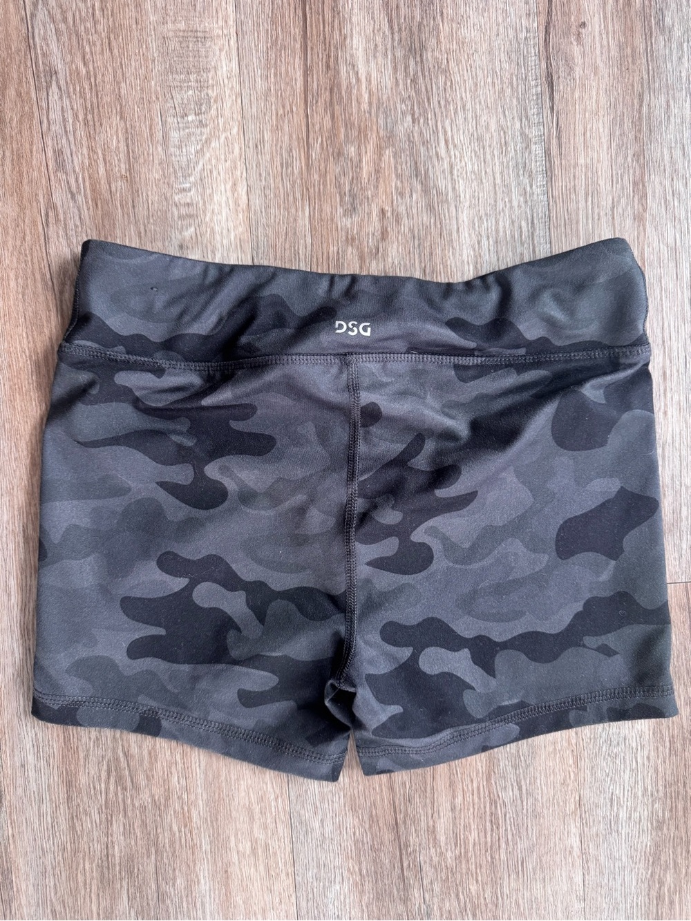 DSG Black Camo Girl’s Bike Shorts - size XL - Picture 3 of 3